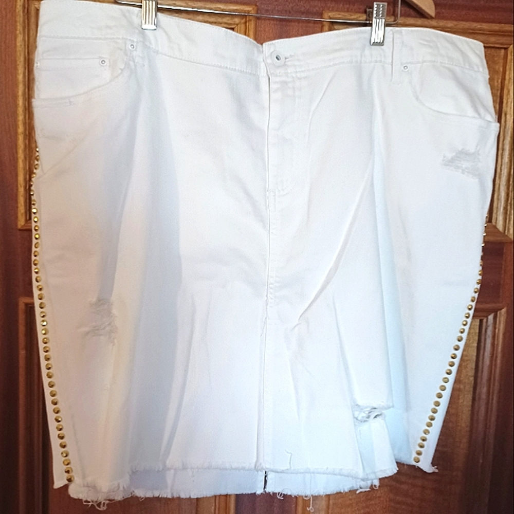 Plus White Distressed Denim Skirt w/Gold Studs Sz. 24w